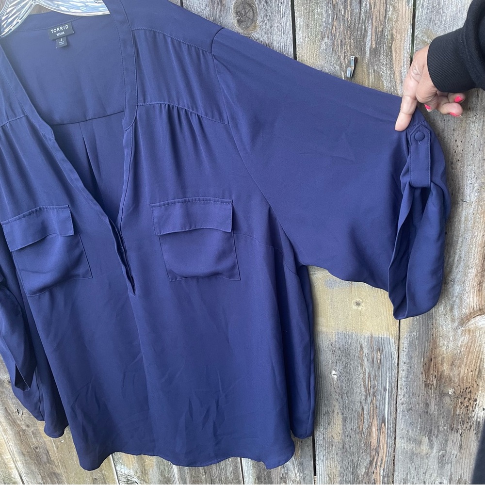 Torrid Navy Blue Harper Blouse Sz. 4X - Picture 4 of 12